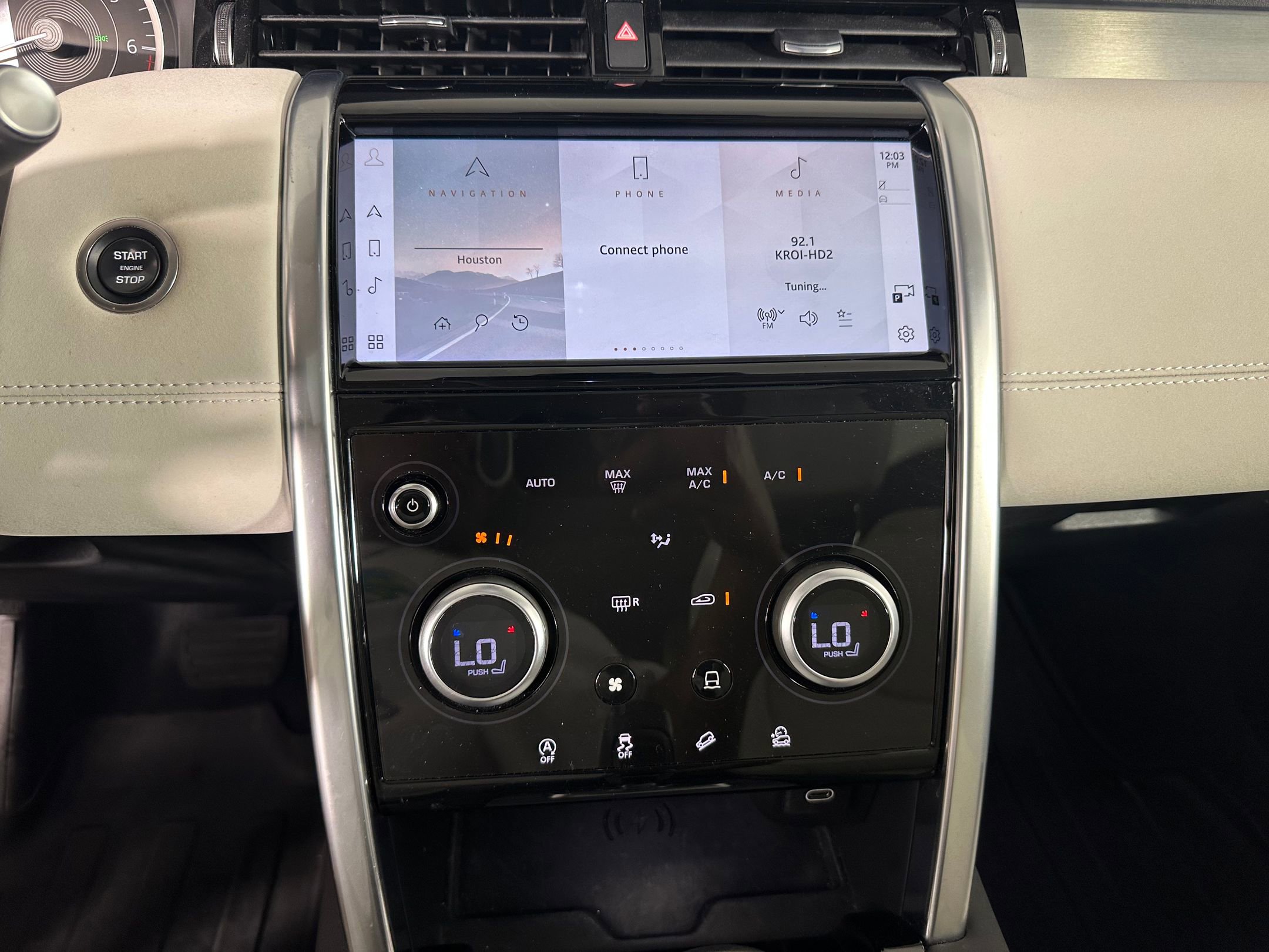 Used 2023 Land Rover Discovery Sport S image 26