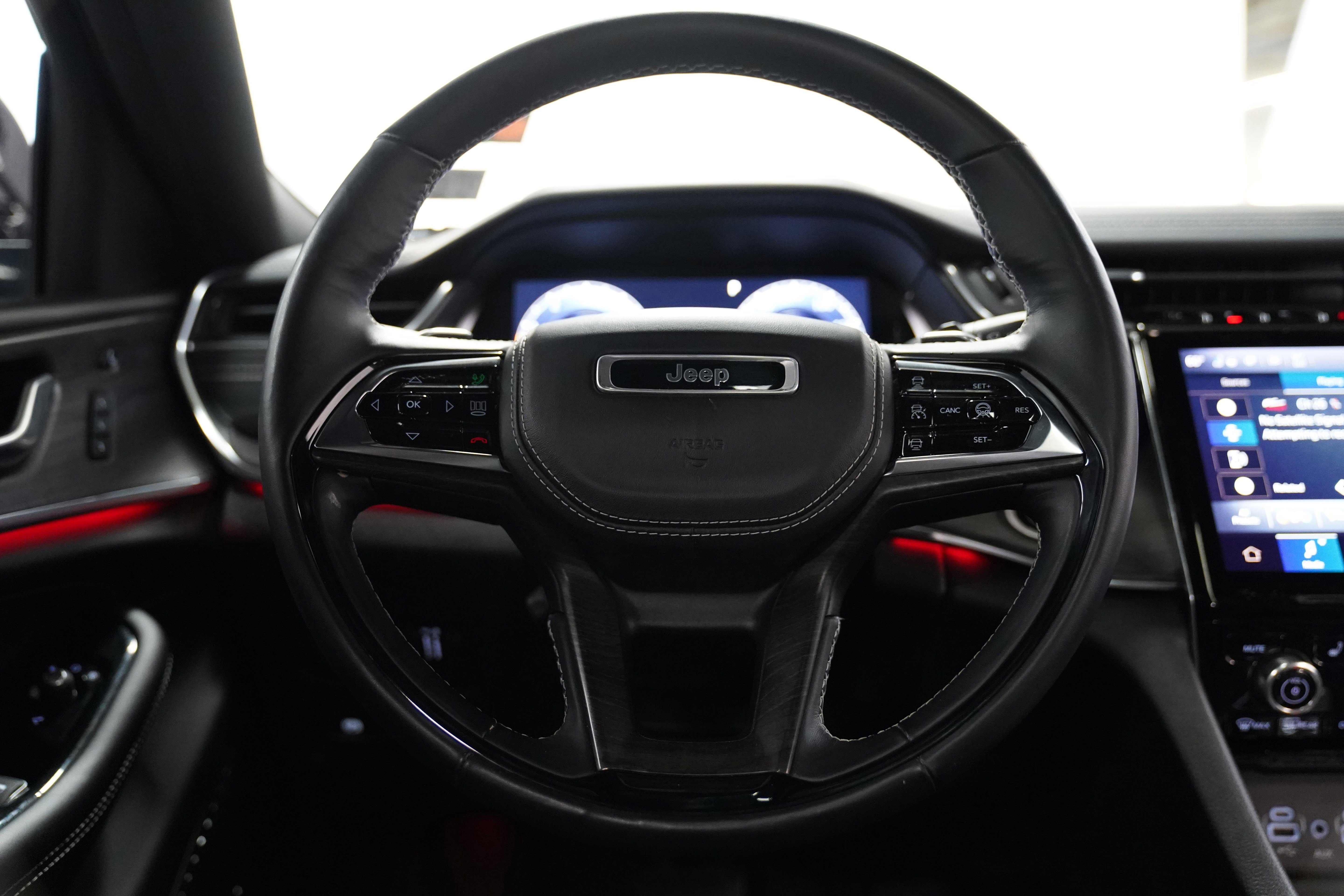 Used 2021 Jeep Grand Cherokee L Overland w/ Advanced Protech Group III image 21