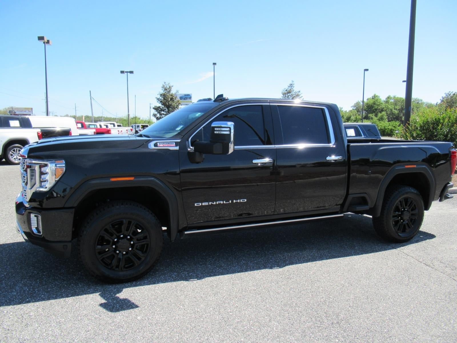 Used 2023 GMC Sierra 3500 Denali w/ Denali Black Diamond Edition AWD/4WD image 4