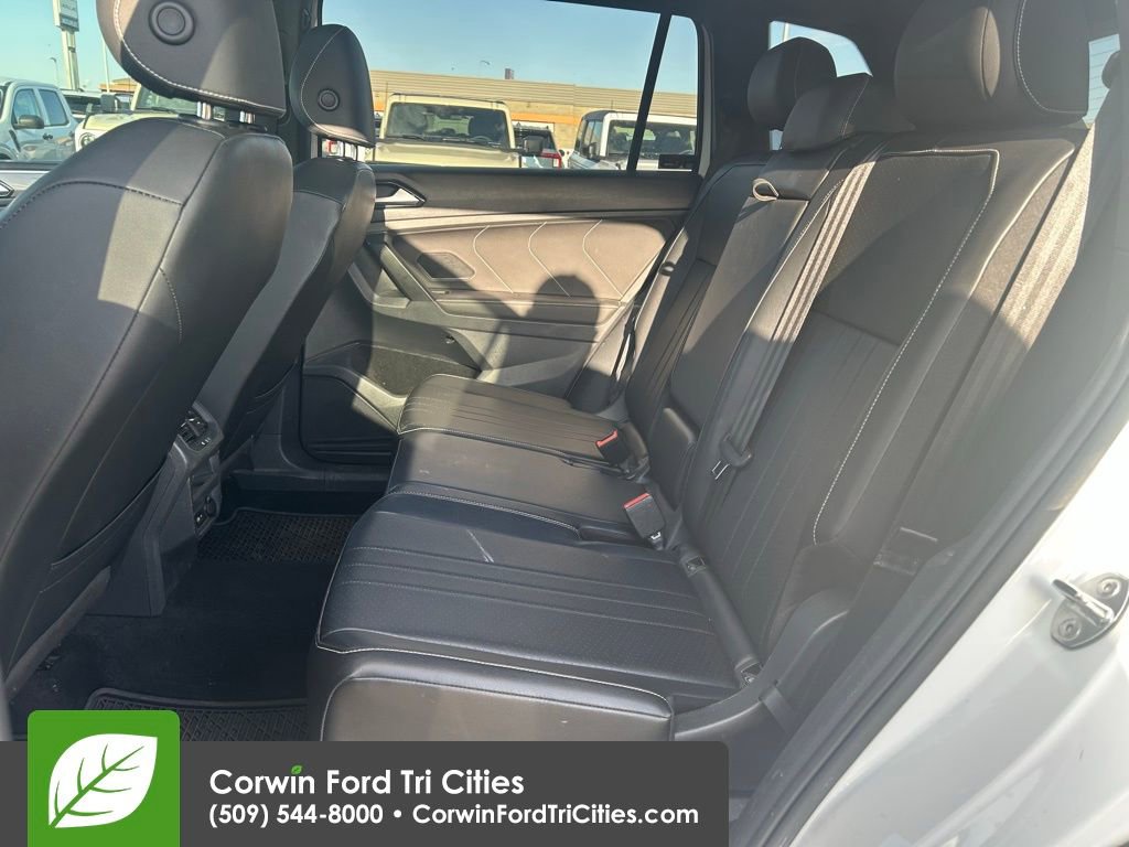 Used 2022 Volkswagen Tiguan SE R-Line AWD/4WD image 7