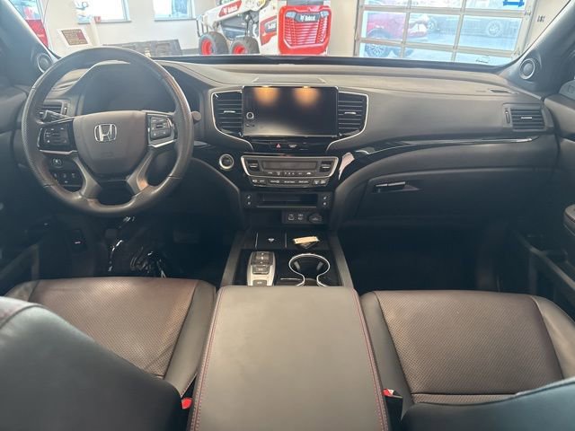 Used 2025 Honda Ridgeline Black Edition image 30