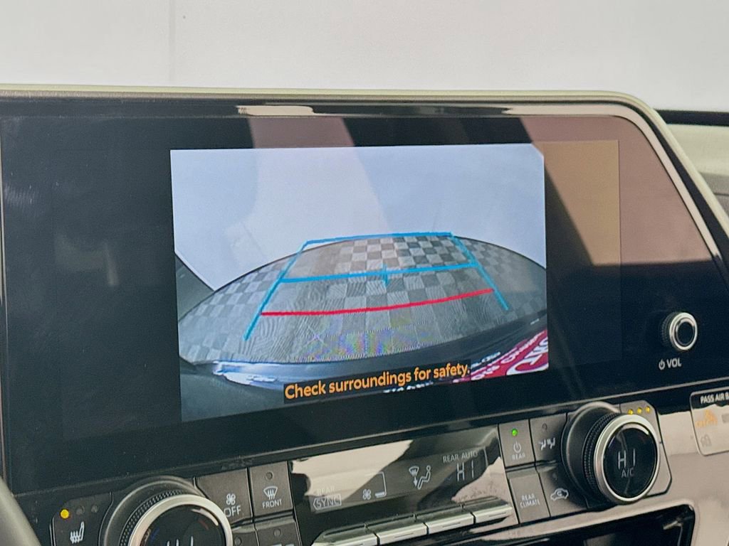 Certified 2025 Toyota Highlander XLE image 18