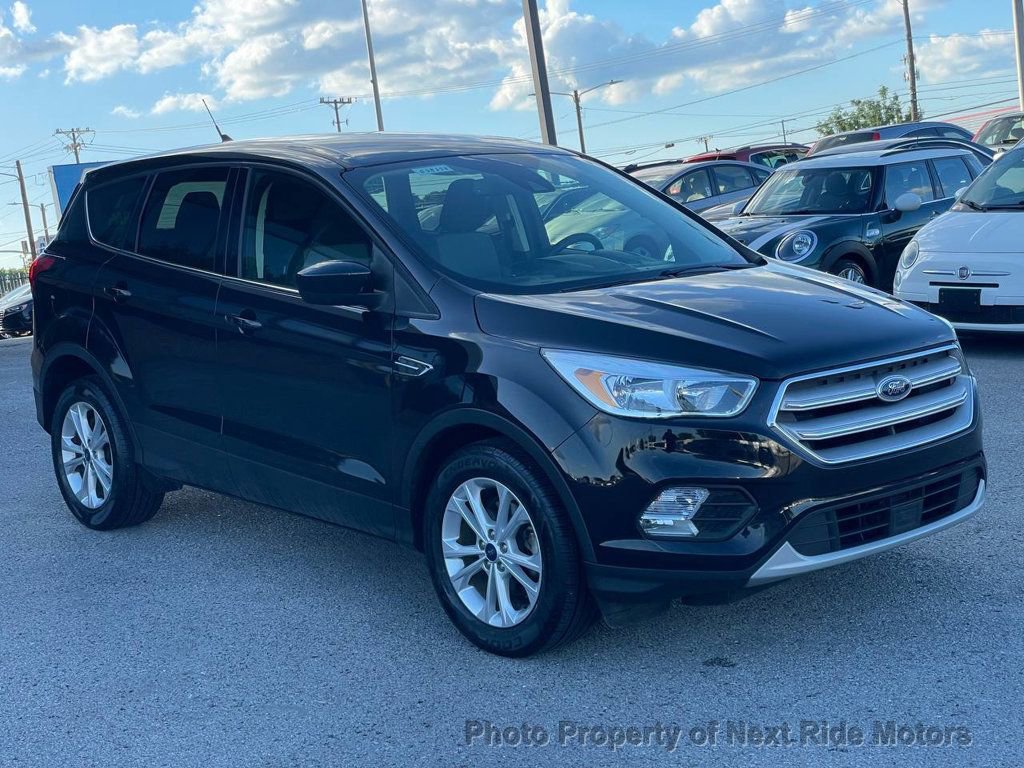 Used 2019 Ford Escape SE image 4