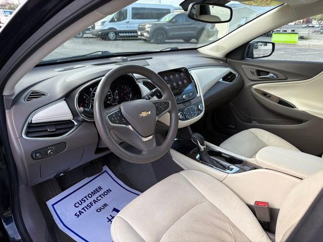 Used 2024 Chevrolet Malibu LT image 3
