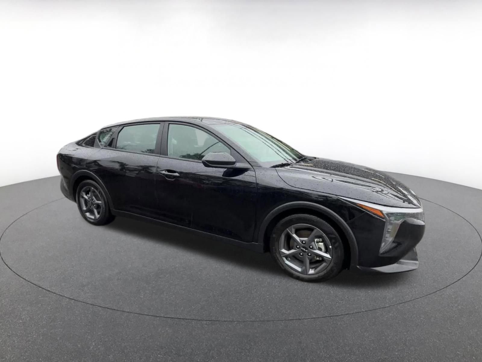 Used 2025 Kia K4 FWD image 2