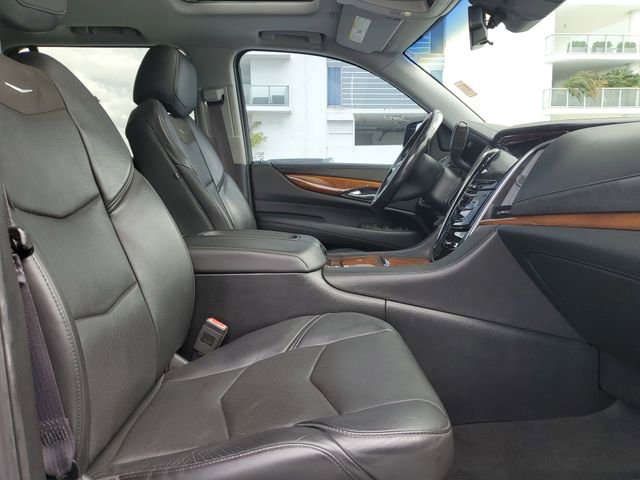 Used 2017 Cadillac Escalade Luxury image 23