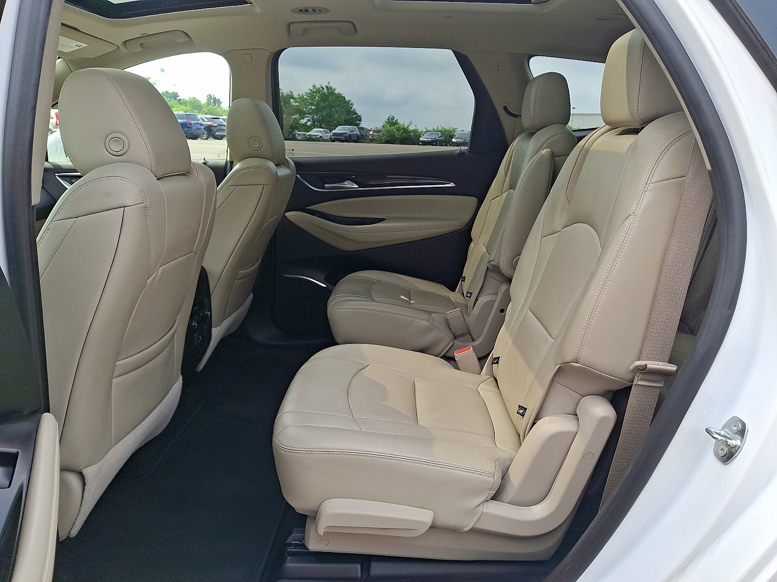 Used 2019 Buick Enclave Essence AWD/4WD image 10