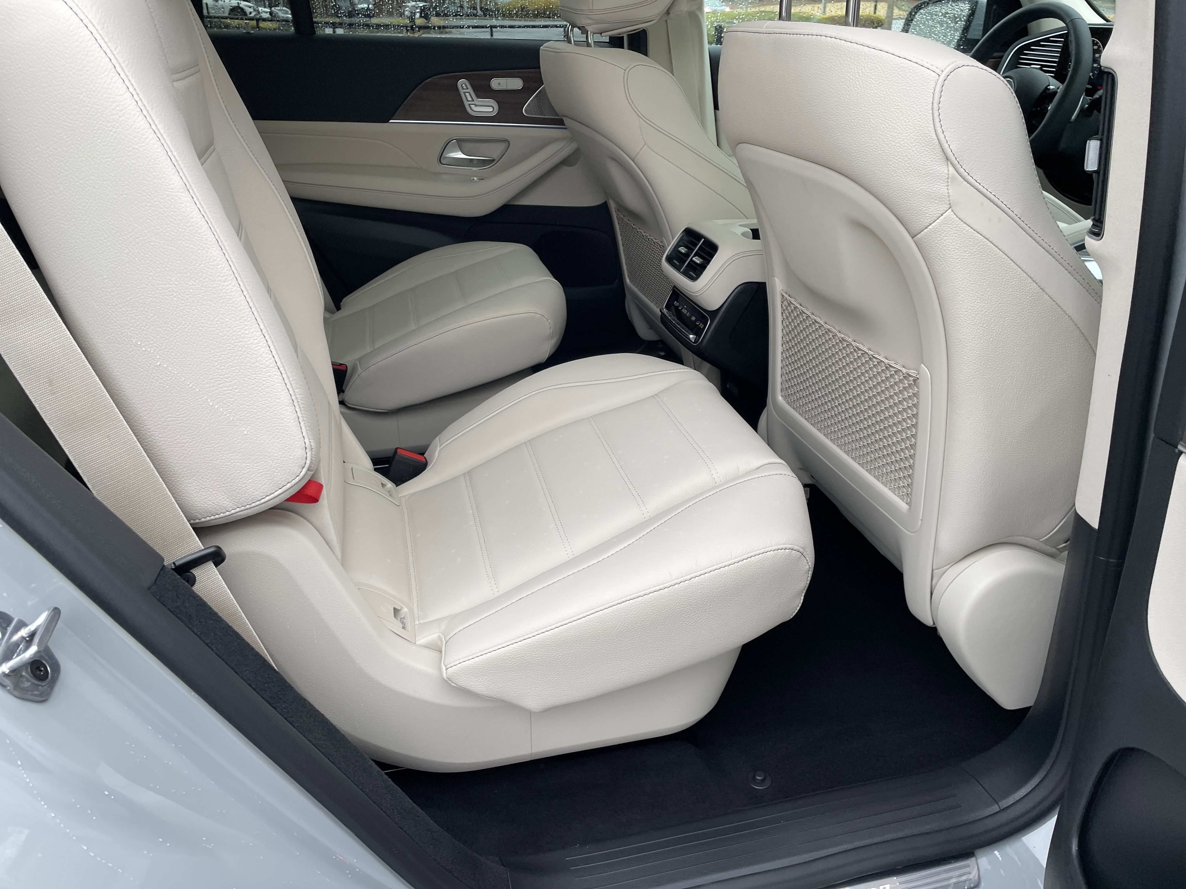 New 2026 Mercedes-Benz GLS 450 4MATIC image 42