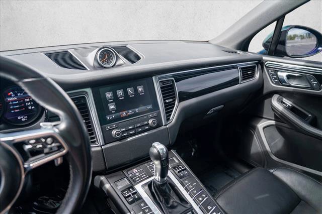 Certified 2018 Porsche Macan AWD/4WD image 15