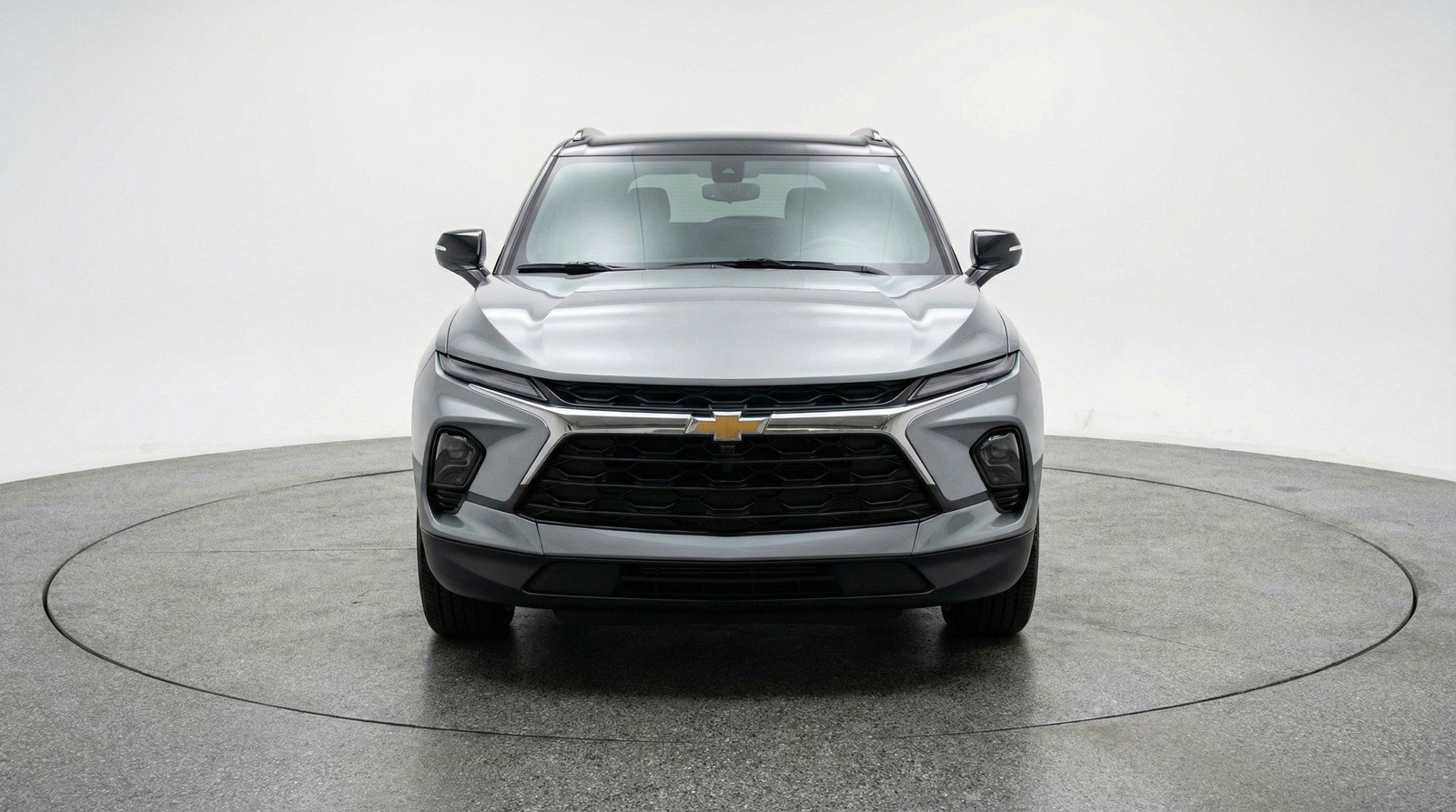 Used 2025 Chevrolet Blazer LT image 2