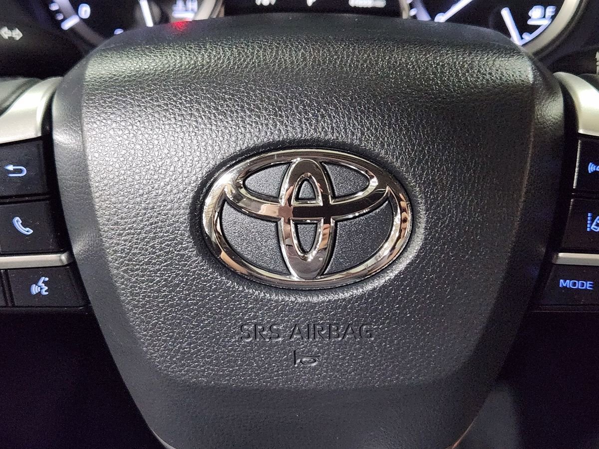 Used 2022 Toyota Highlander XLE AWD/4WD image 50