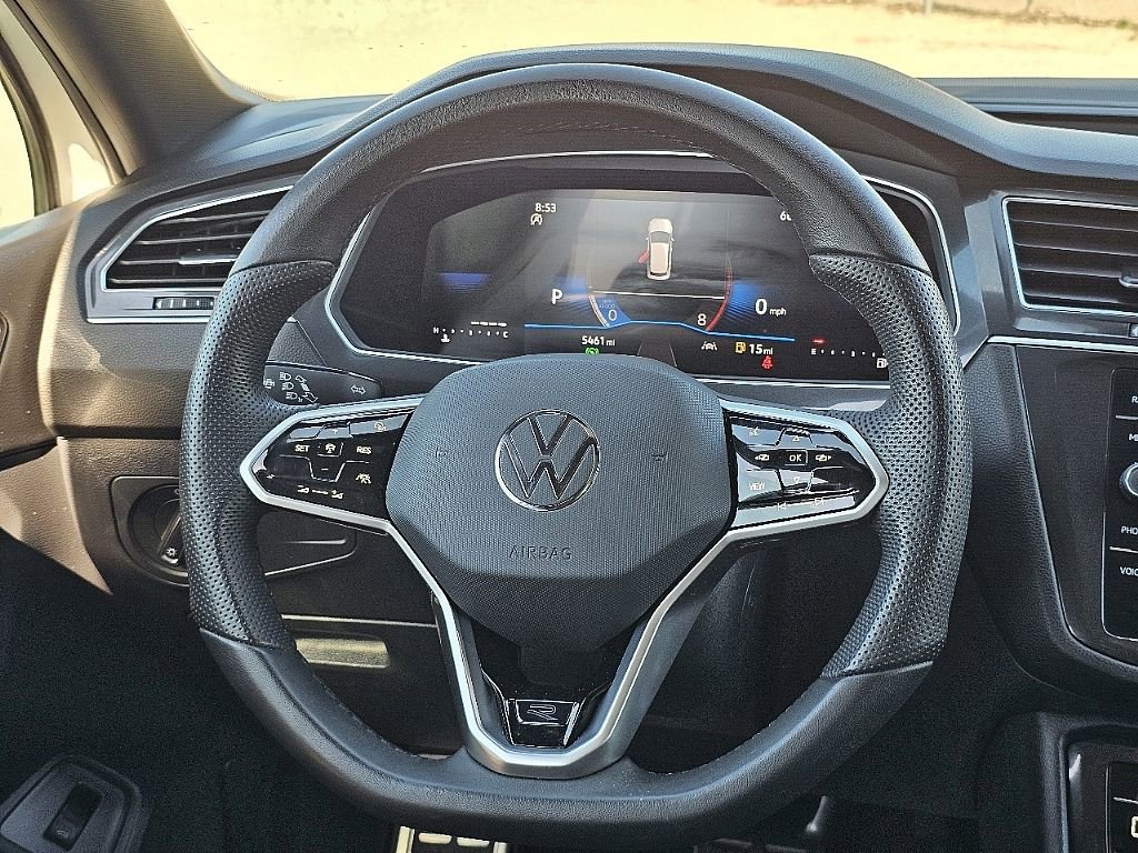 Used 2024 Volkswagen Tiguan SE R-Line image 33