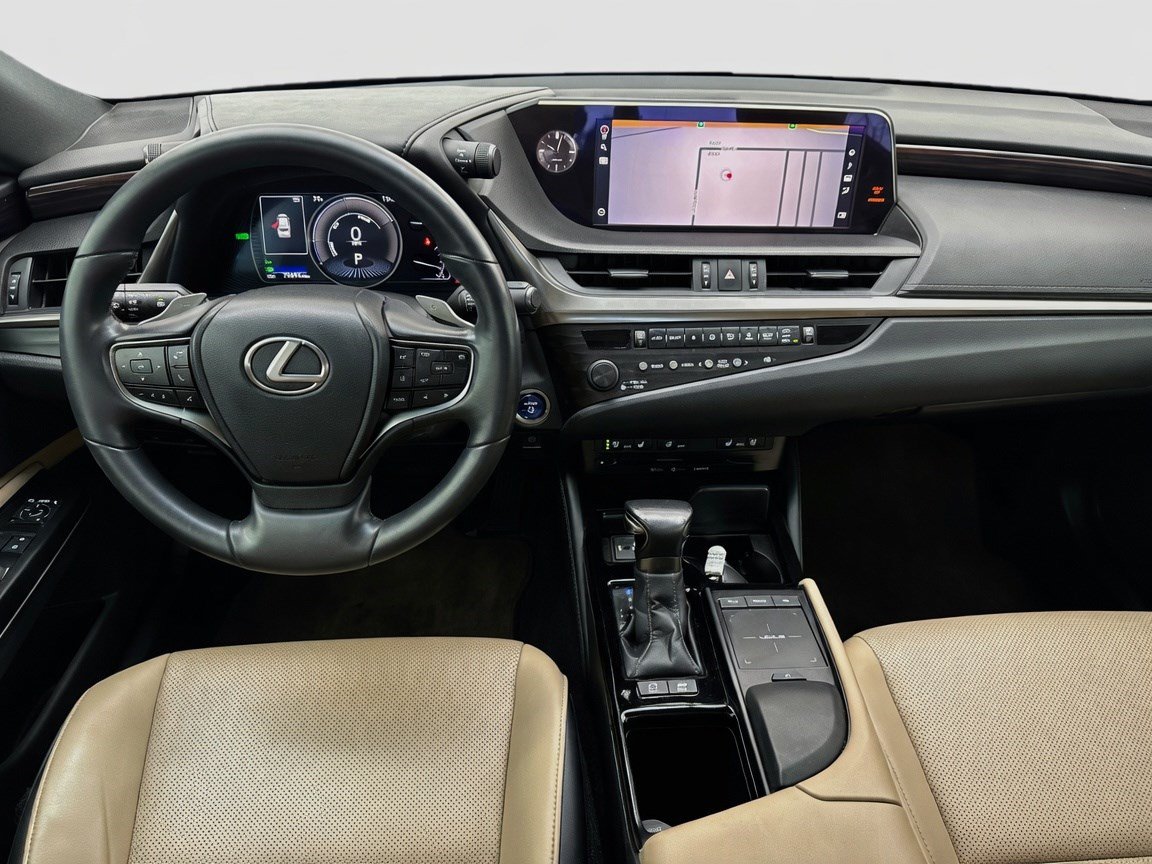 Used 2020 Lexus ES 300h w/ Premium Package FWD image 15