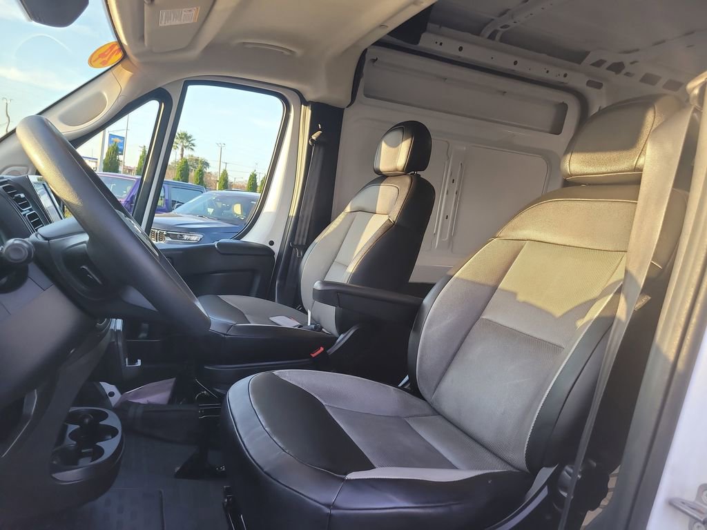 Used 2024 RAM ProMaster 2500 w/ Convenience Group image 17