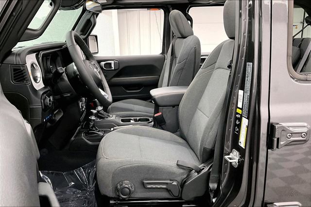 Used 2025 Jeep Wrangler Sahara 4xe w/ Safety Group image 25