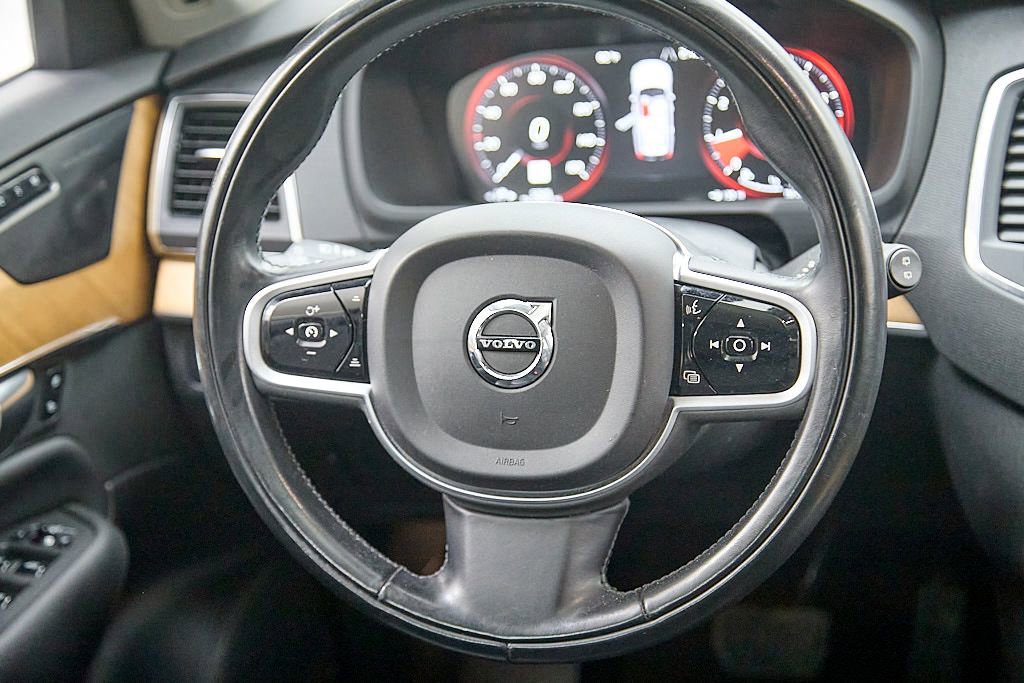 Used 2021 Volvo XC90 T6 Momentum w/ Climate Package image 31