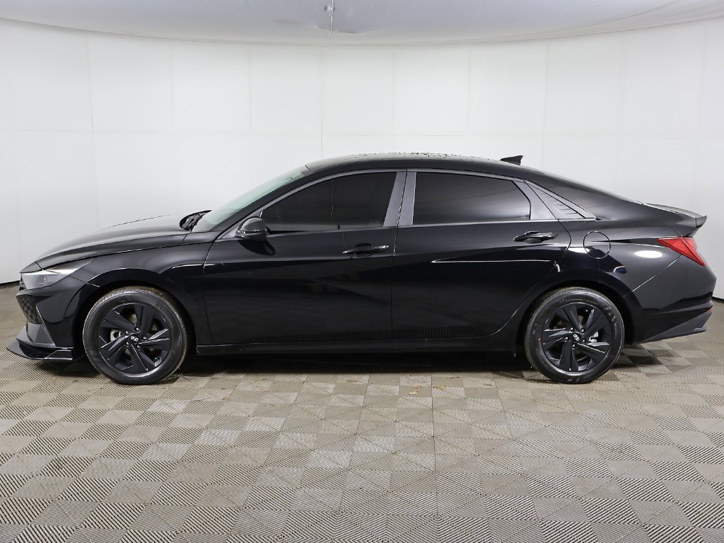 Used 2023 Hyundai Elantra Blue image 12