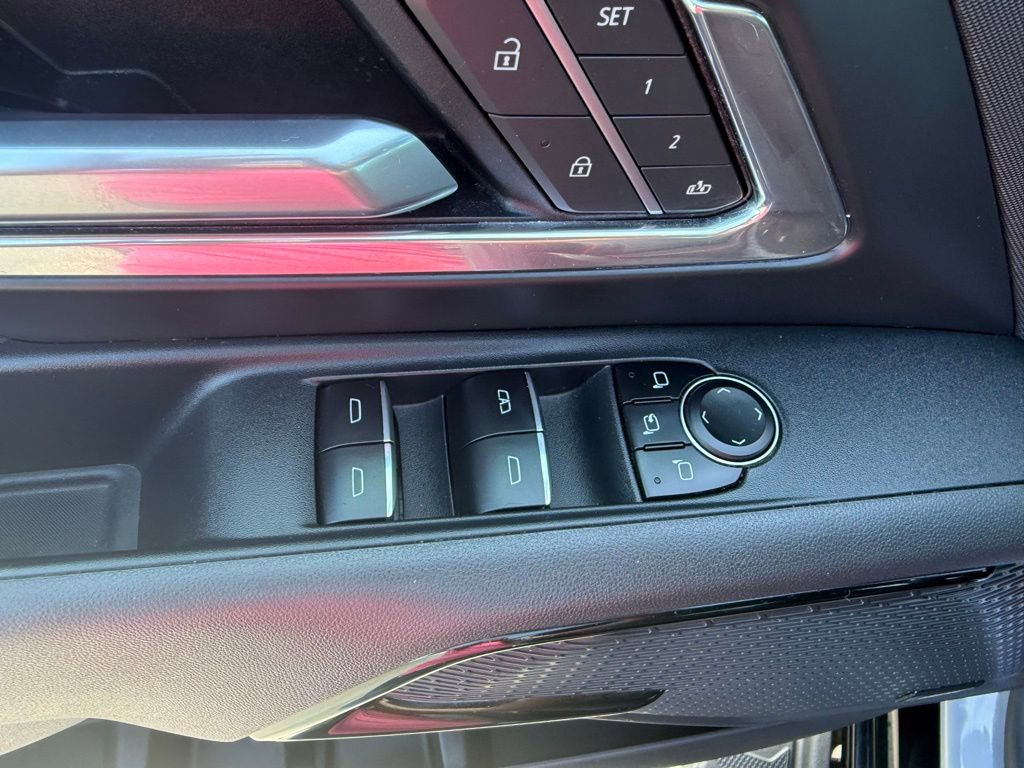 Used 2025 Chevrolet Silverado EV RST image 27