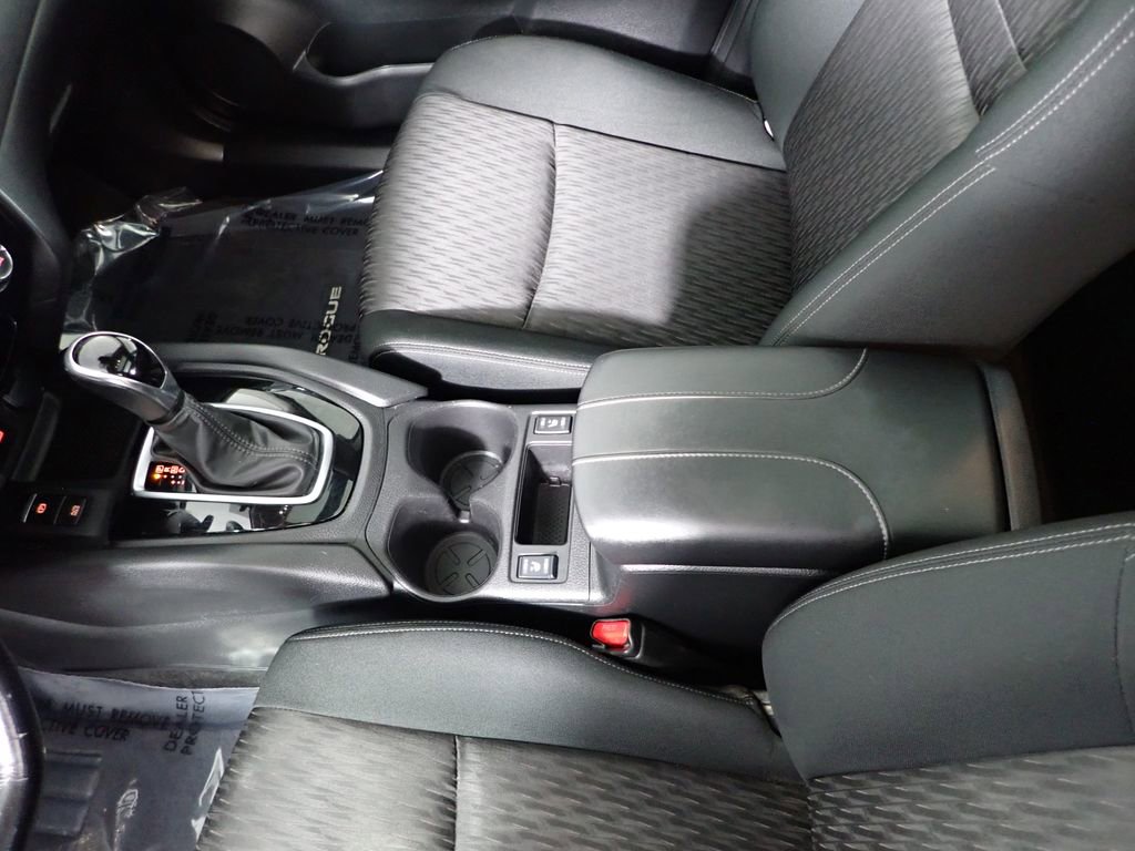 Used 2020 Nissan Rogue SV w/ Sun & Sound Touring Package image 35