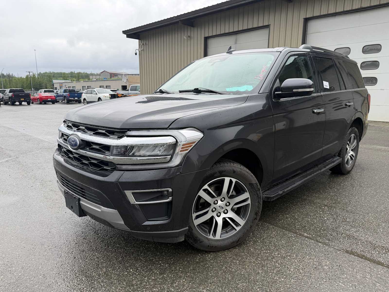 Used 2024 Ford Expedition Limited AWD/4WD image 1