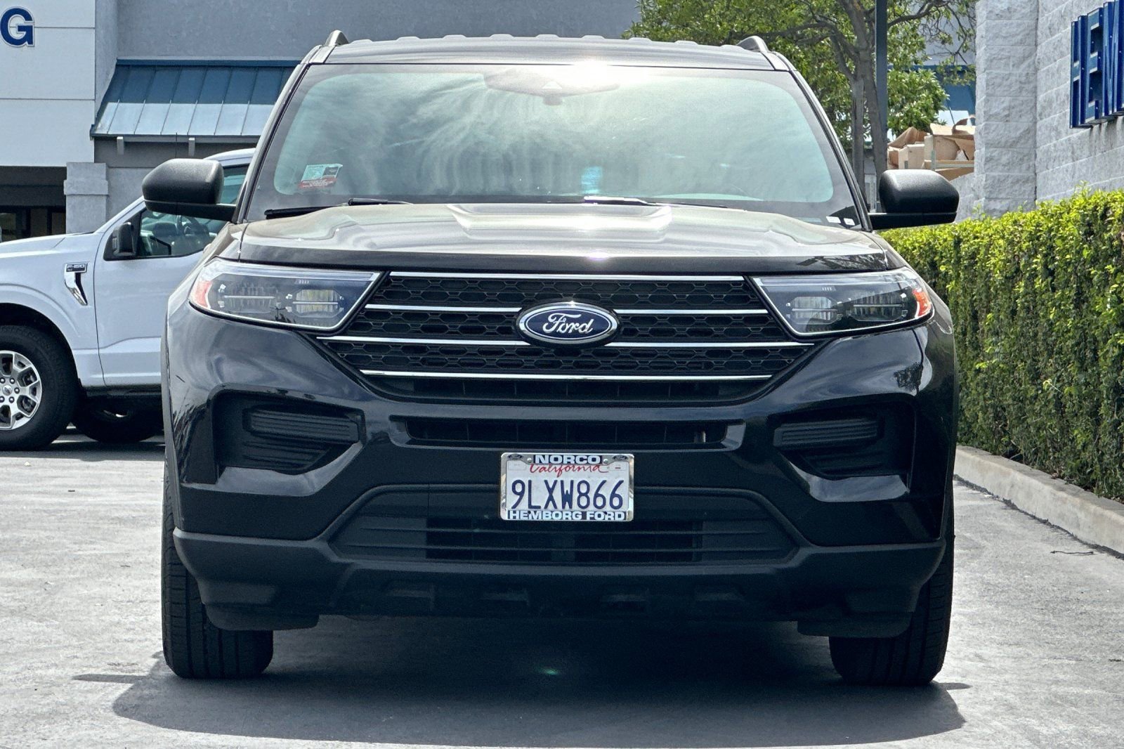 Used 2024 Ford Explorer XLT RWD image 9