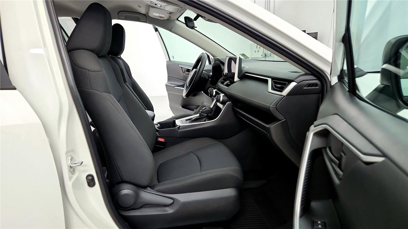 Certified 2023 Toyota RAV4 LE image 20