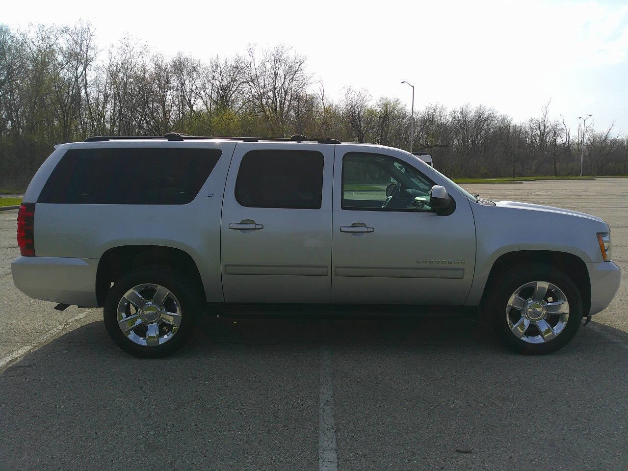 Used 2013 Chevrolet Suburban LT image 7