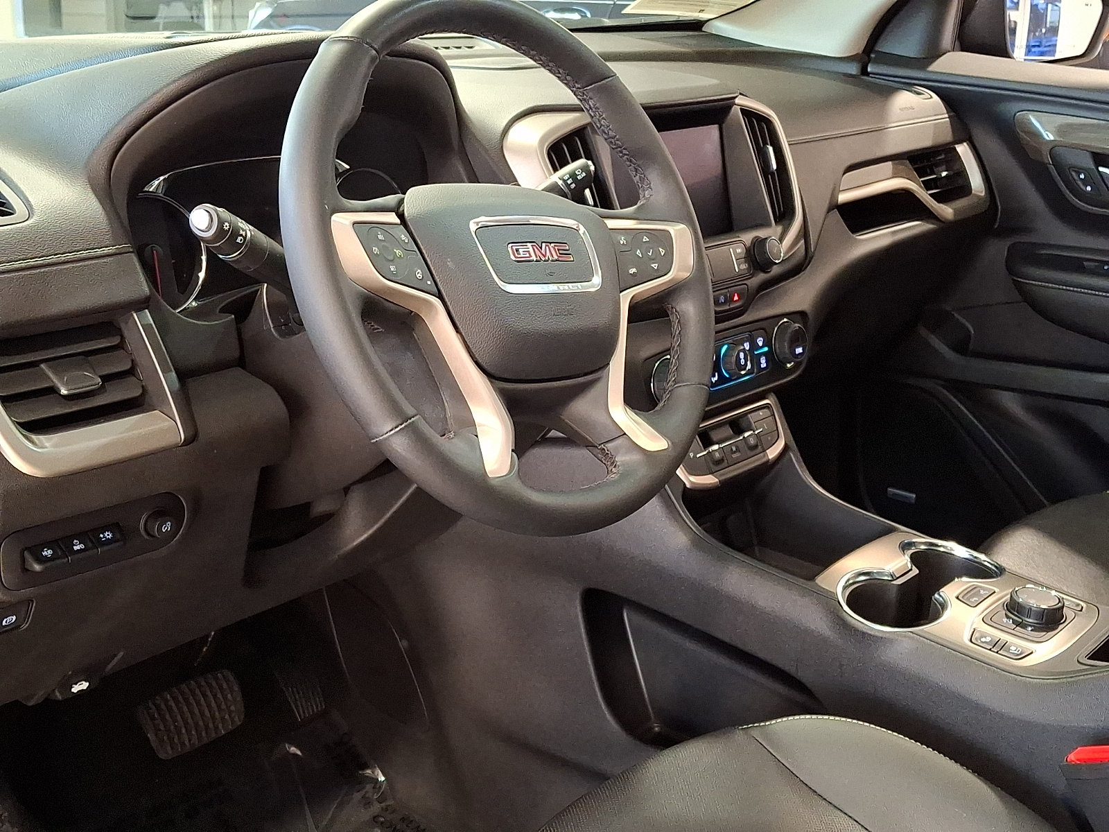 Certified 2023 GMC Terrain Denali w/ Denali Premium Package AWD/4WD image 21