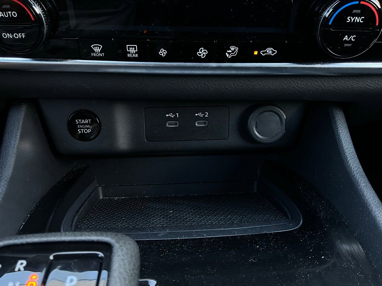 Used 2025 Nissan Rogue SV image 25