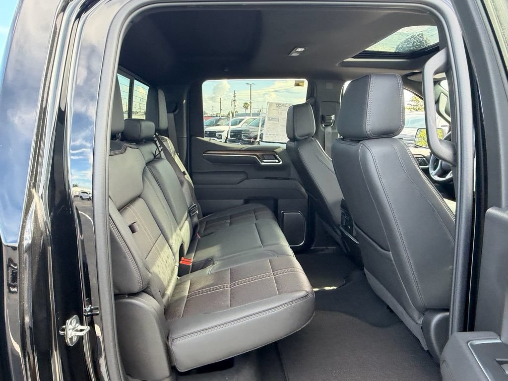 Used 2026 Chevrolet Silverado 1500 High Country w/ High Country Premium Package AWD/4WD image 16