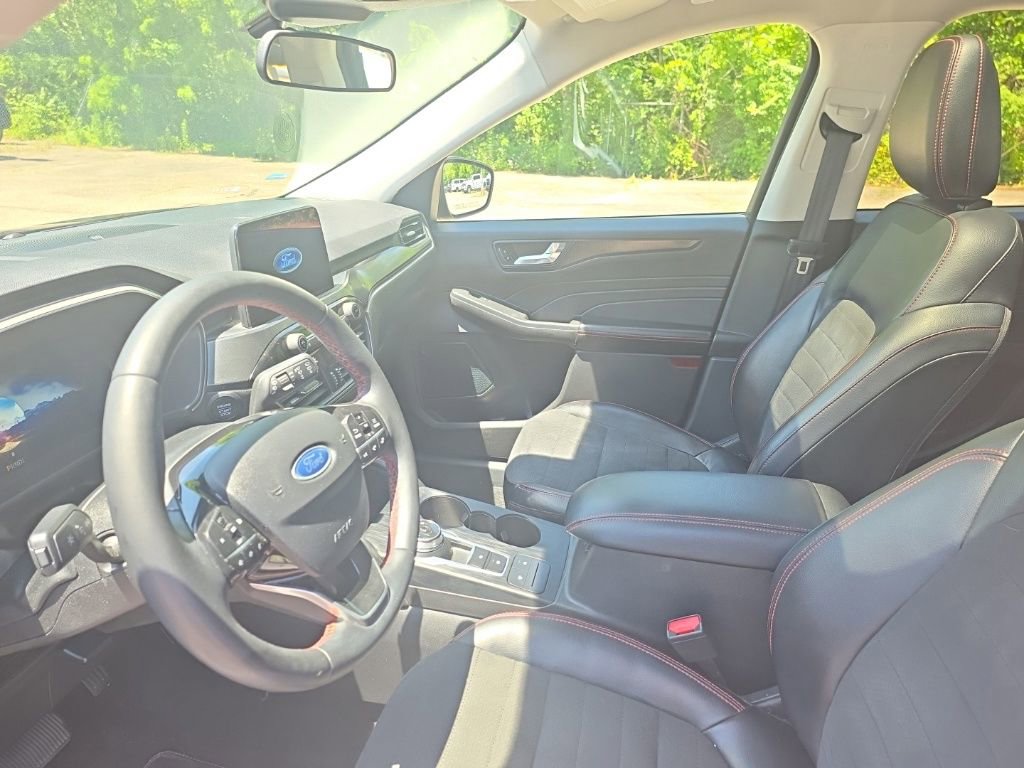 Certified 2022 Ford Escape SEL w/ SEL Stealth AWD Package image 12