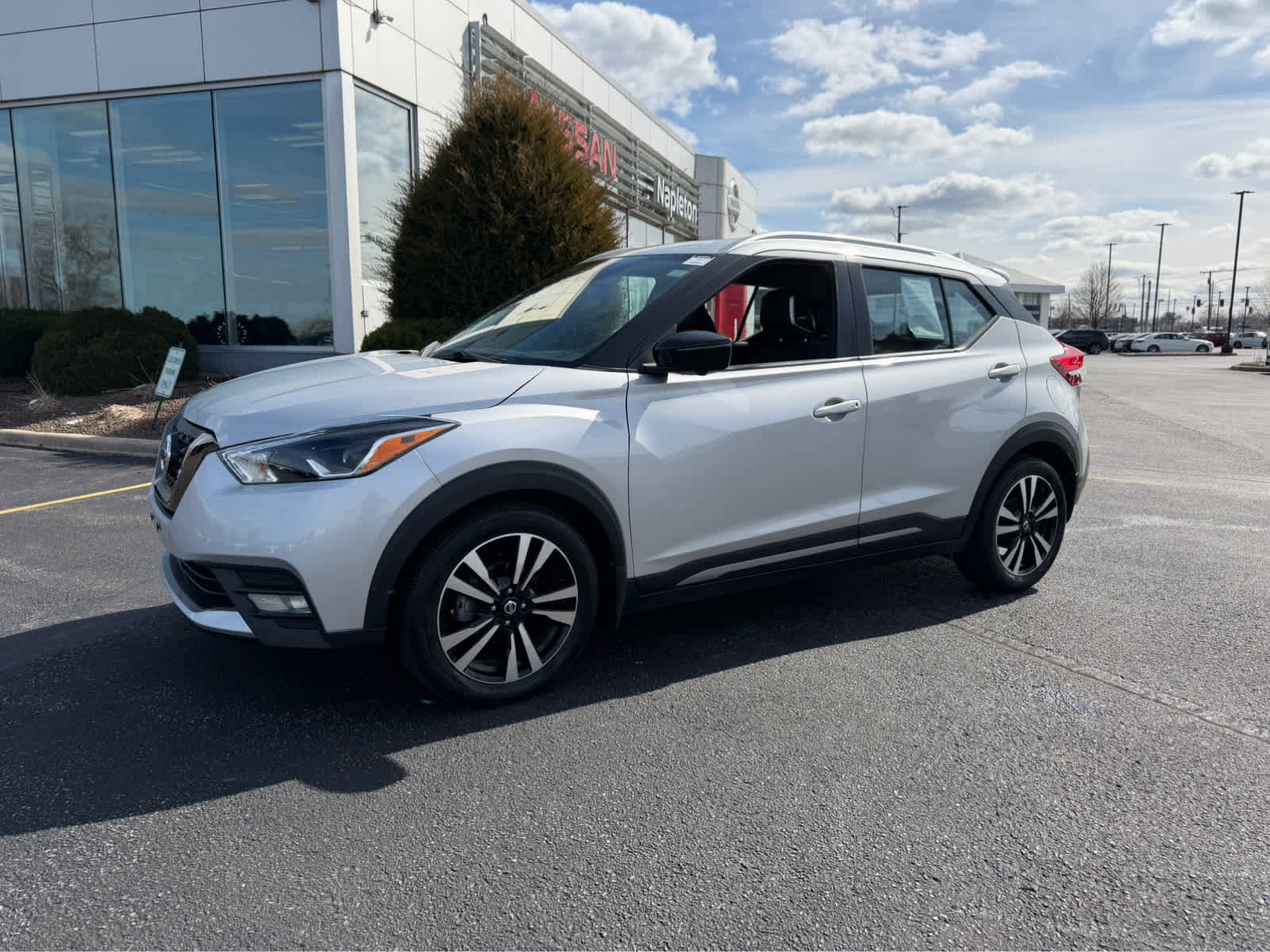 Used 2020 Nissan Kicks SR w/ SR Premium Package image 3