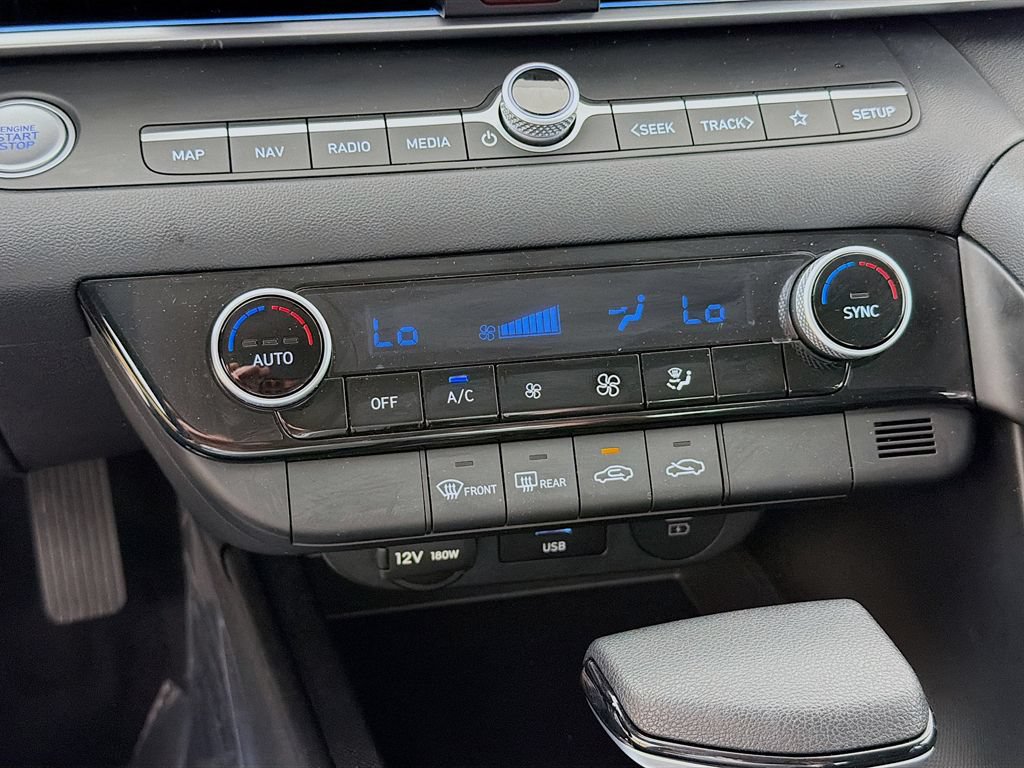 Used 2024 Hyundai Elantra SEL FWD image 36
