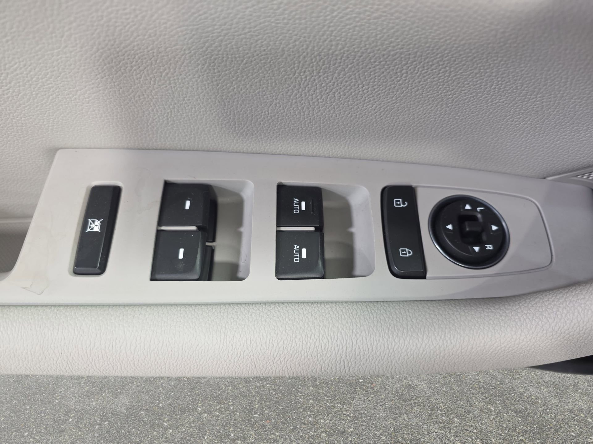 Used 2015 Hyundai Sonata Sport w/ Option Group 03 image 27