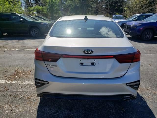 Used 2019 Kia Forte LXS FWD image 4