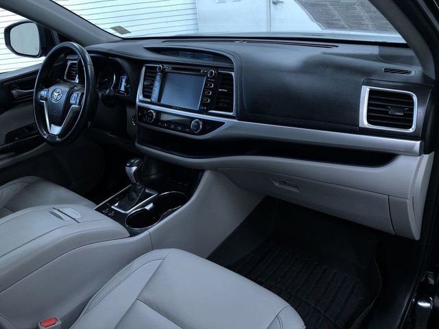 Used 2015 Toyota Highlander XLE image 23