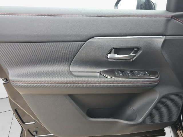 New 2027 Nissan Kicks SR w/ SR Premium Package FWD image 27