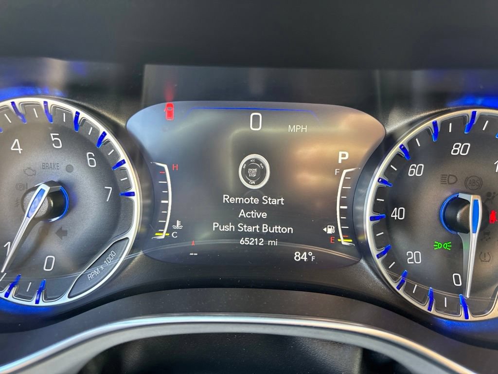 Used 2025 Chrysler Pacifica Limited FWD image 10