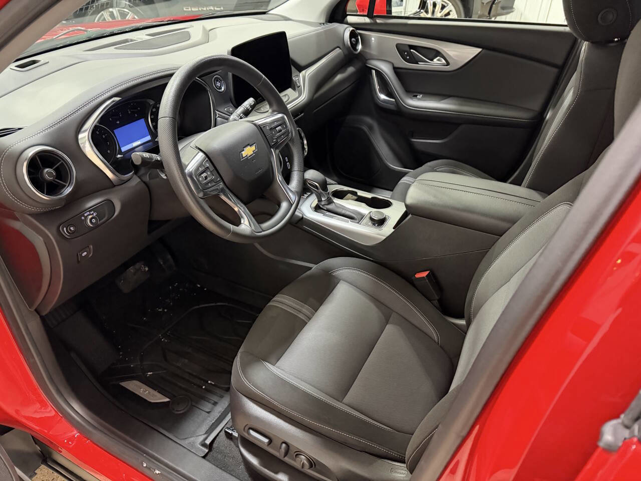 Used 2024 Chevrolet Blazer LT w/ Convenience Package image 38