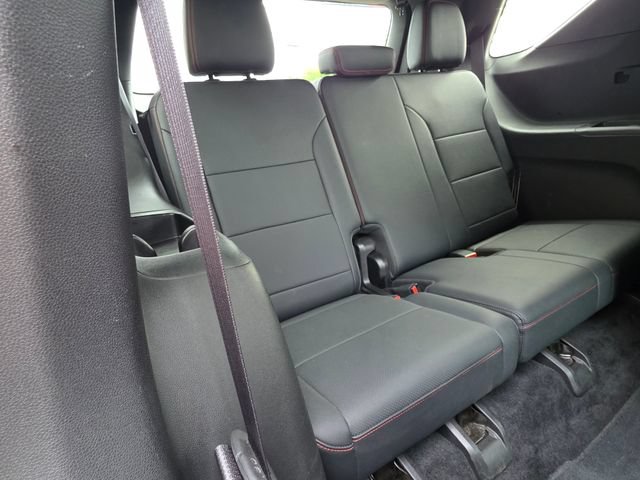 Used 2025 Chevrolet Traverse Z71 AWD/4WD image 39