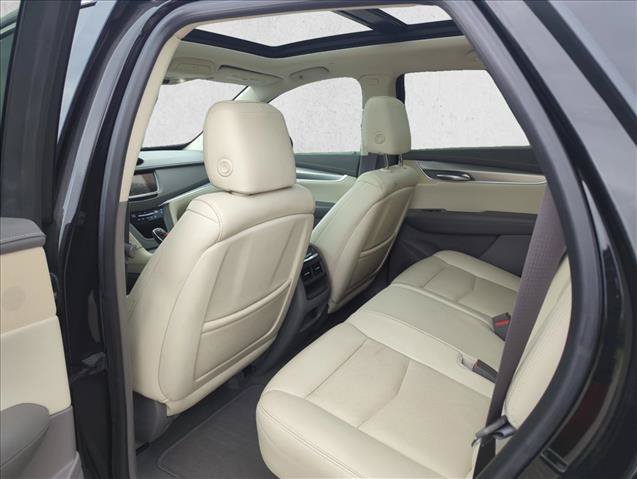 Used 2018 Cadillac XT5 Premium Luxury FWD image 18