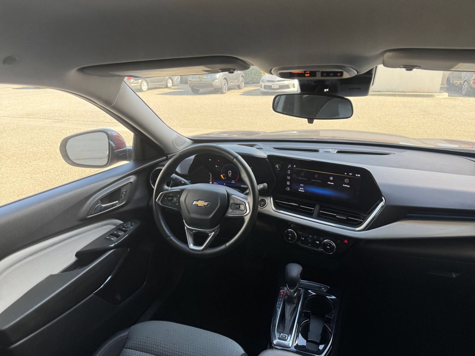 Used 2025 Chevrolet Trax LT w/ LT Convenience Package FWD image 33