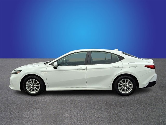 Used 2025 Toyota Camry LE image 7