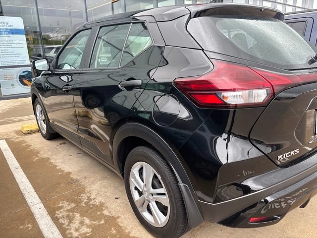 Used 2025 Nissan Kicks Play S FWD image 2