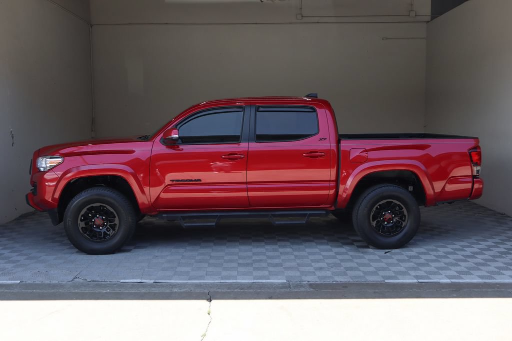 Used 2023 Toyota Tacoma SR5 w/ Technology Package AWD/4WD image 5