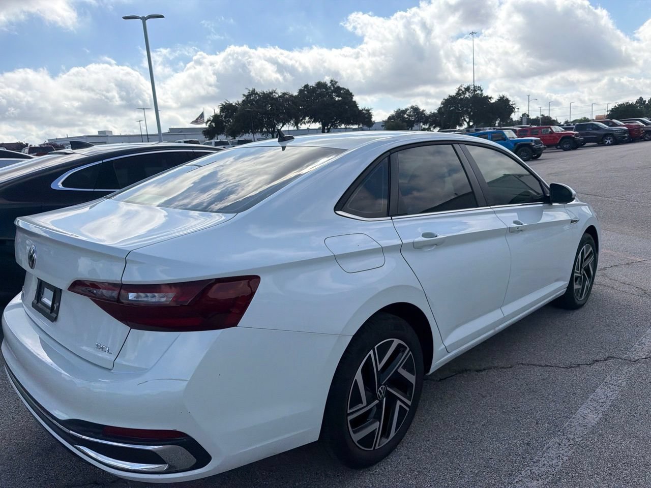 Used 2024 Volkswagen Jetta SEL FWD image 6