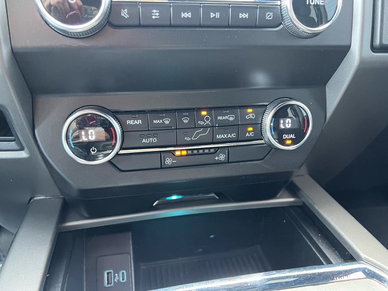 Used 2020 Ford Expedition XLT AWD/4WD image 32