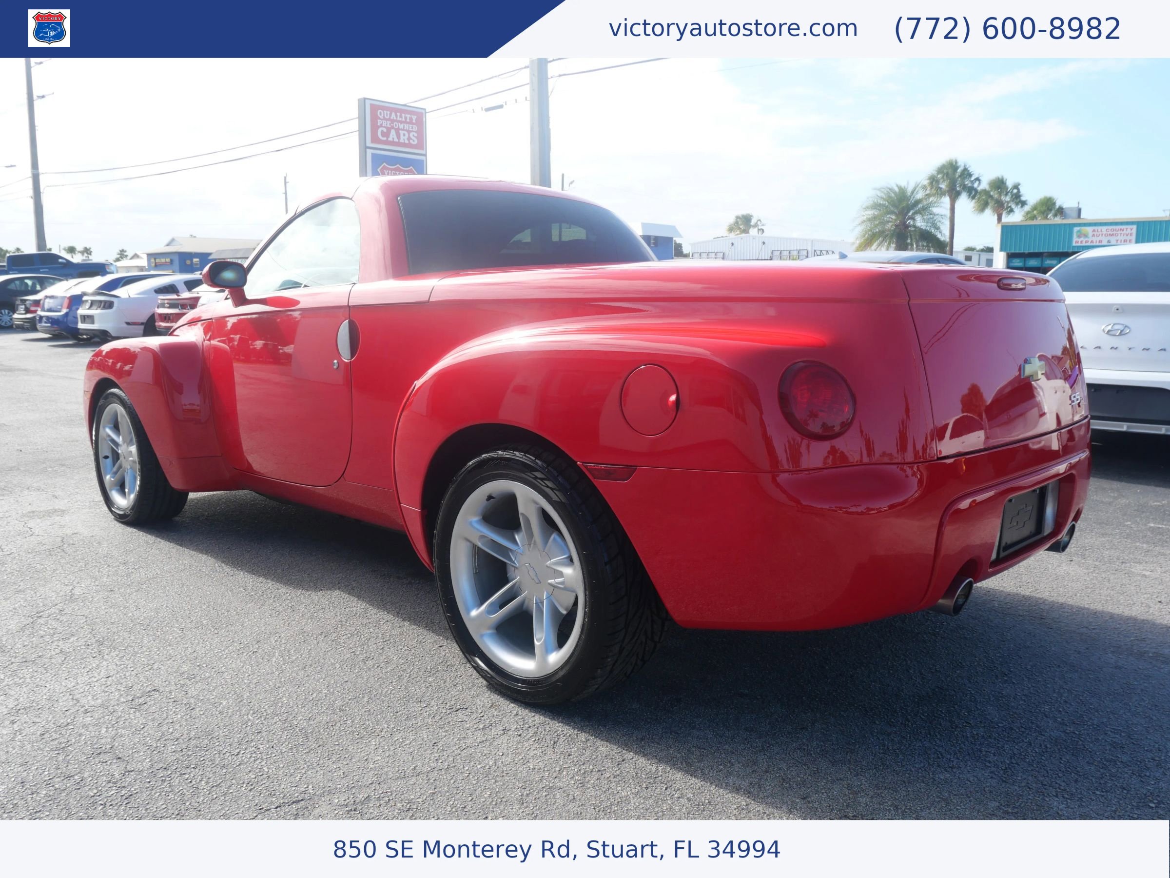 Used 2003 Chevrolet SSR w/ Preferred Equipment Group image 7