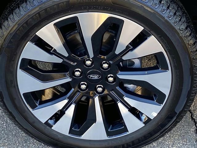 Used 2025 Ford Expedition Platinum w/ Driver's Package image 28