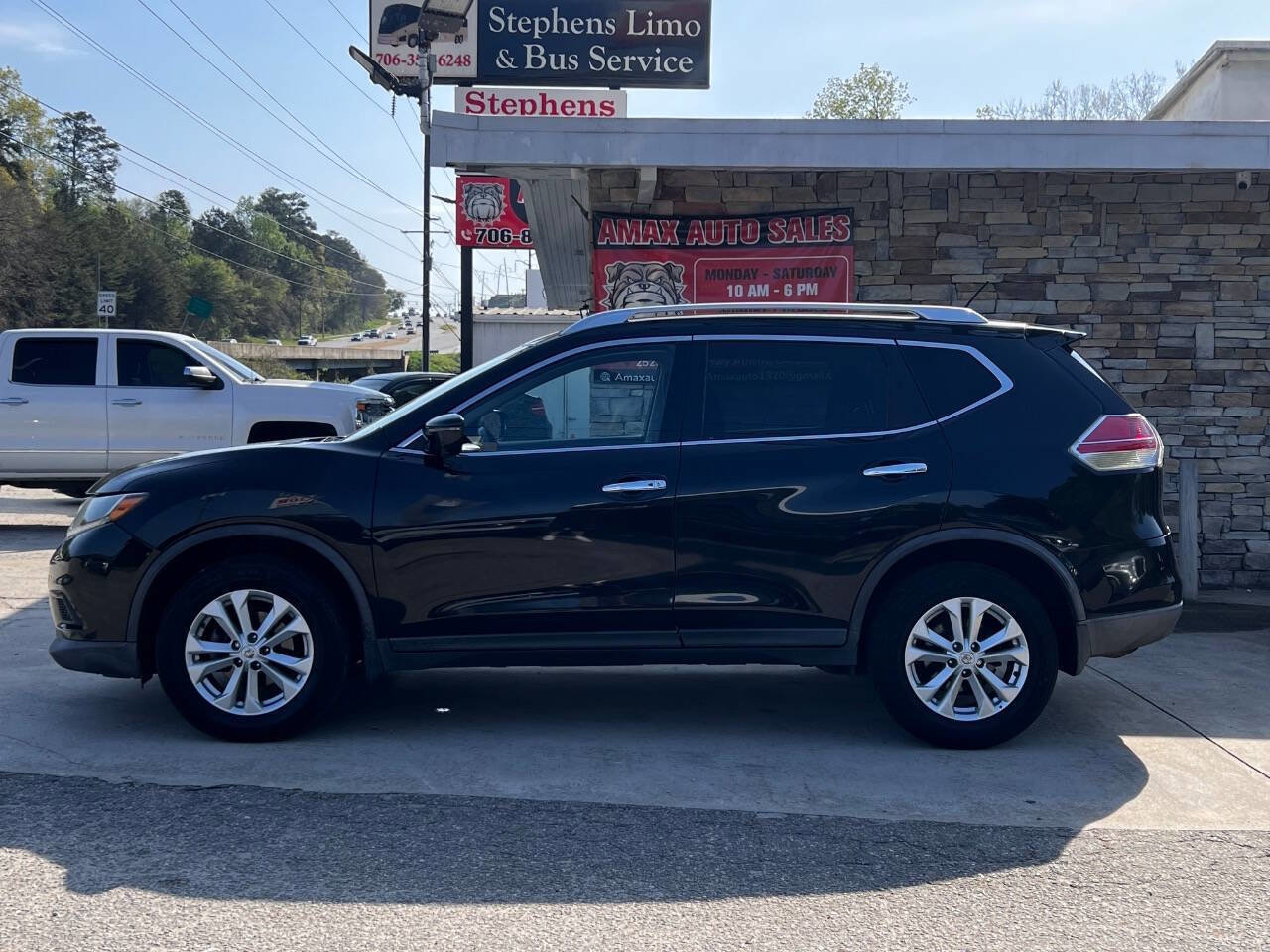 Used 2016 Nissan Rogue SV w/ SV Premium Package image 3